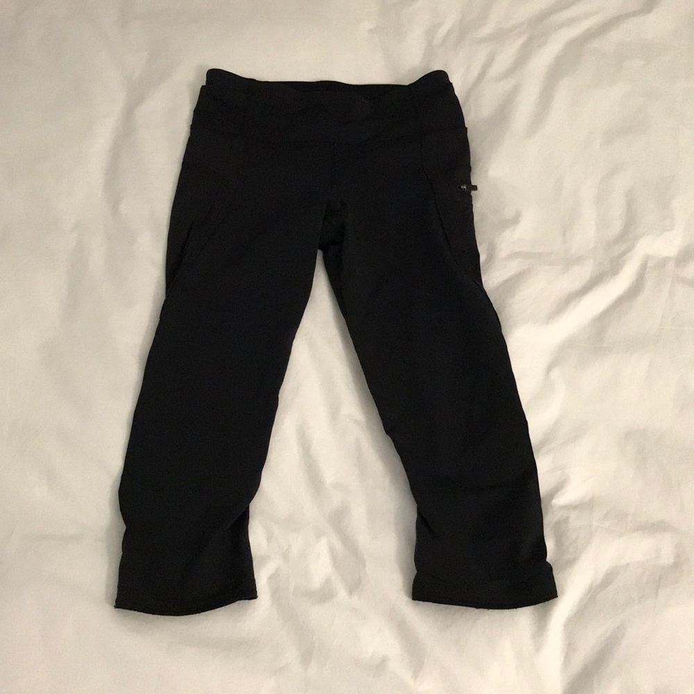 Black Lululemon Speed Up Crop Leggings
